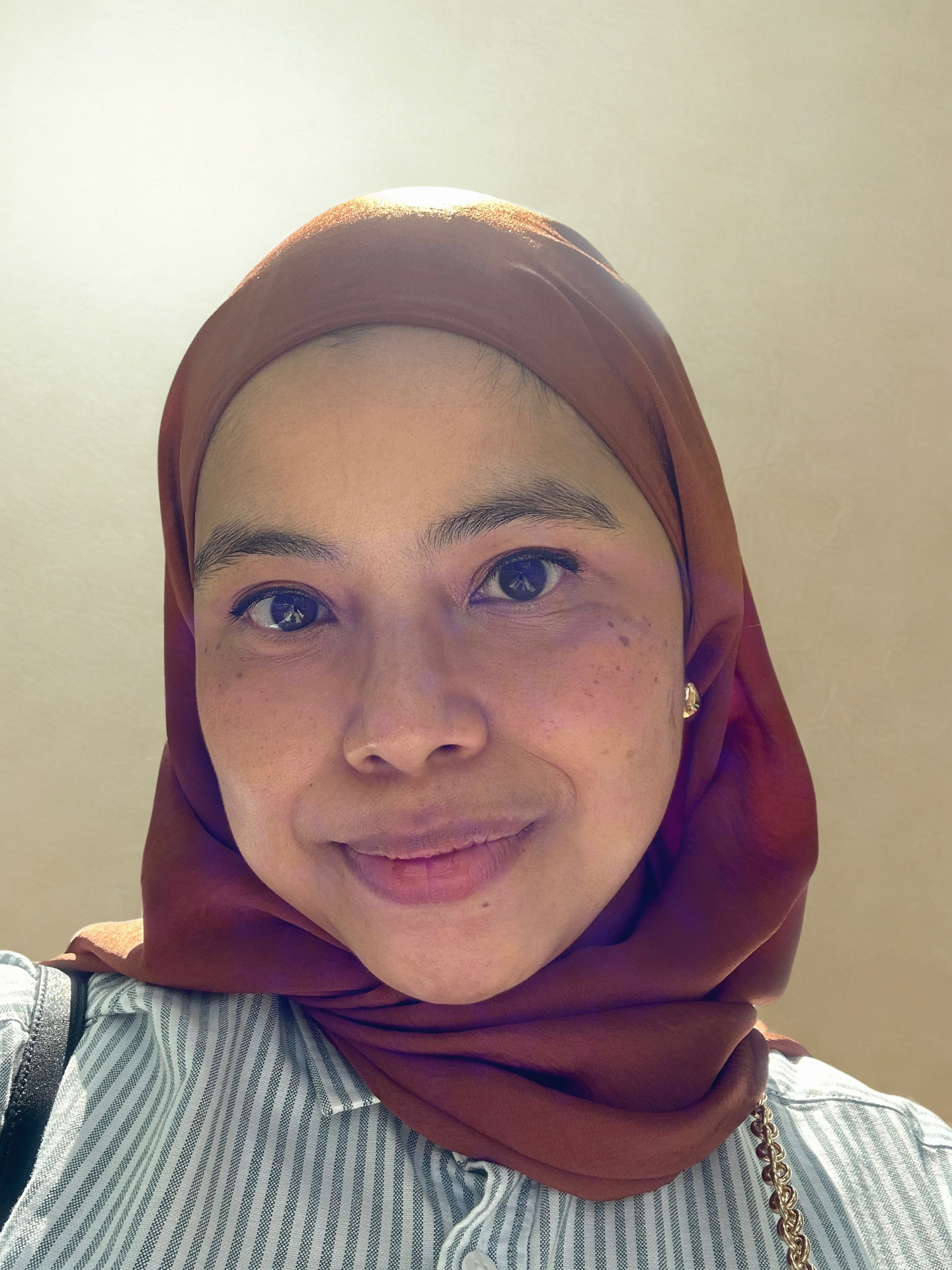 Portrait of Dr. Erah Anwar, skin scientist